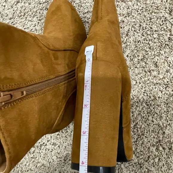 SoMe Tan Boots - Picture 5 of 7